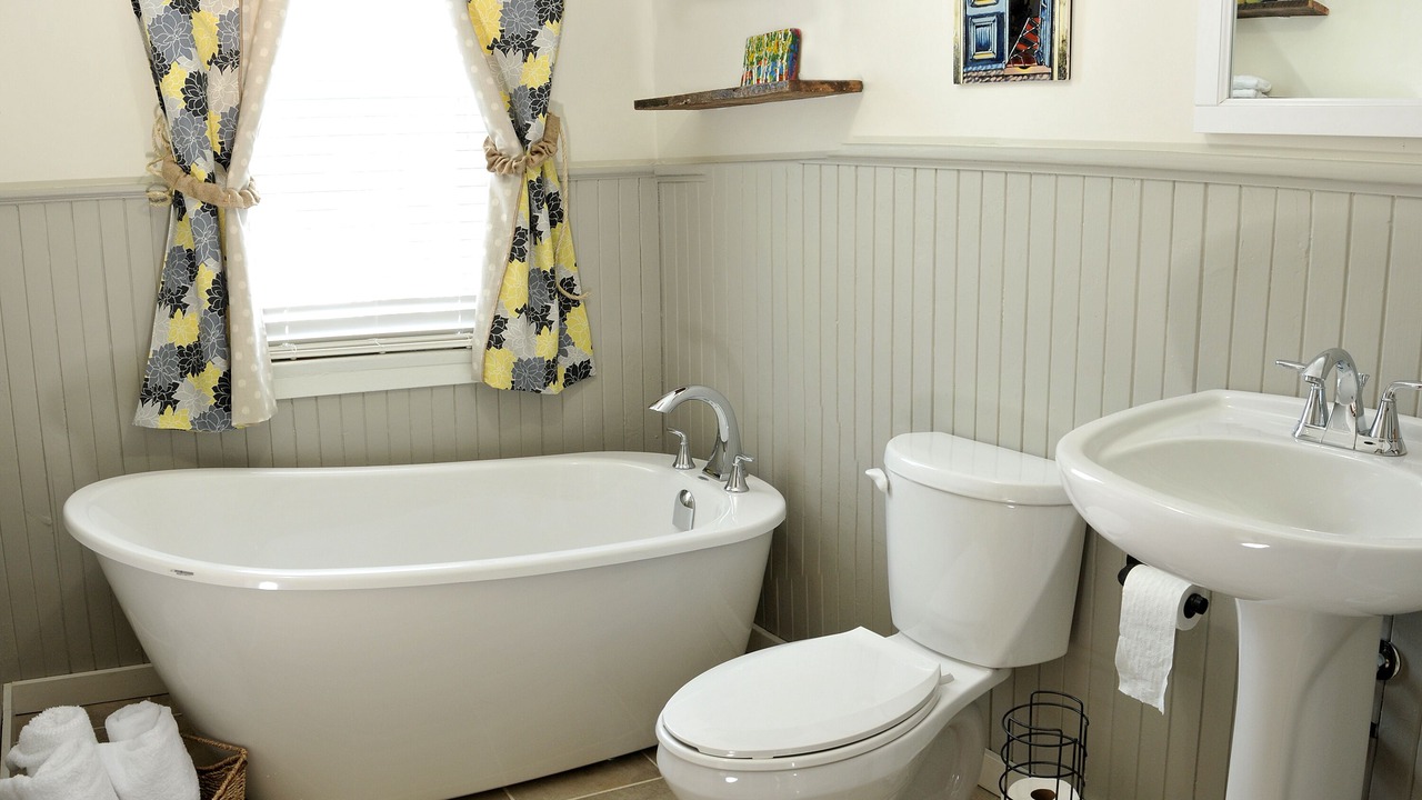Photo of Bathroom in Haileybury