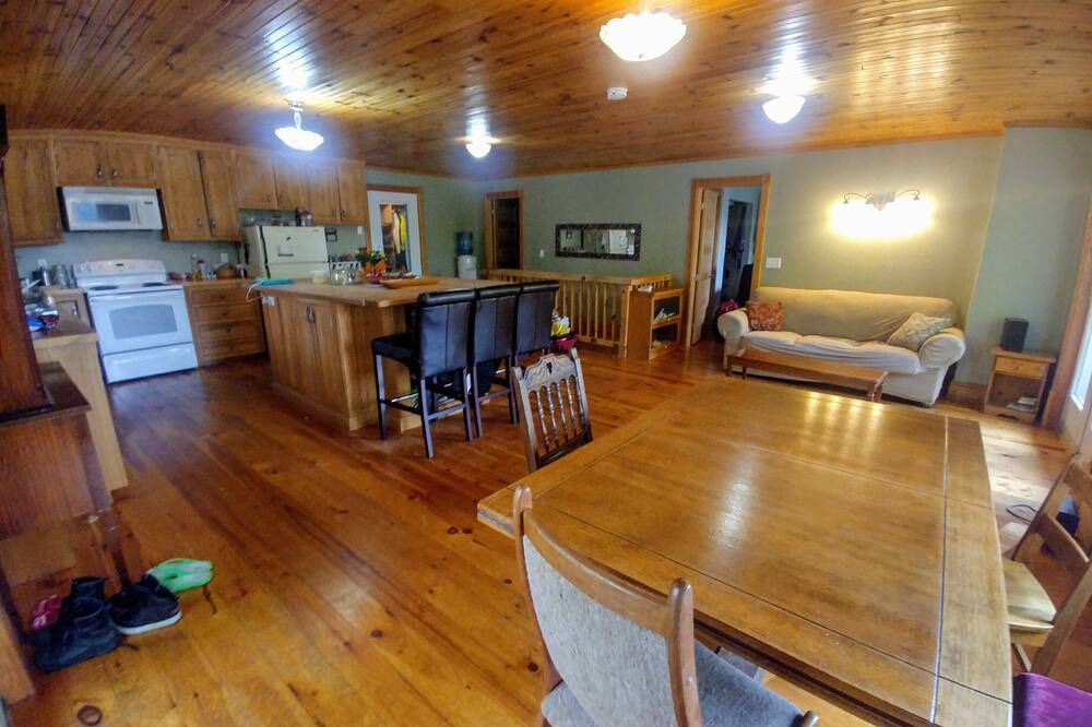 Photo of Livingroom in Frontenac