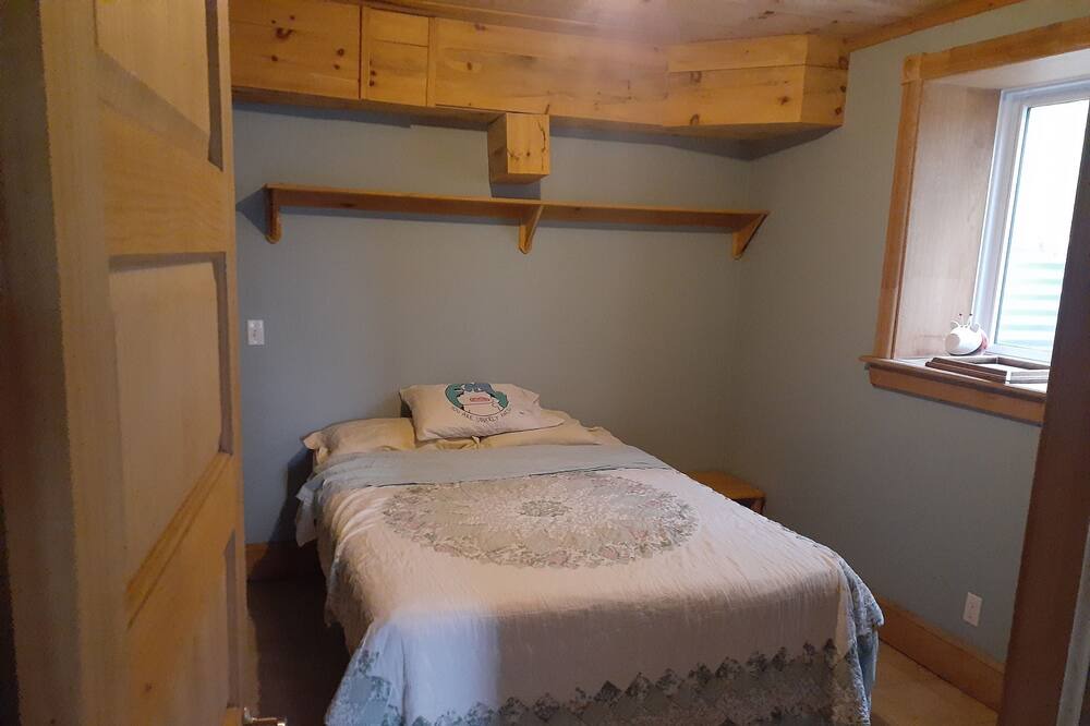 Photo of Bedroom in Frontenac