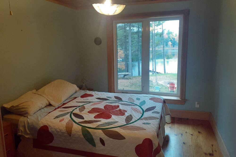 Photo of Bedroom in Frontenac