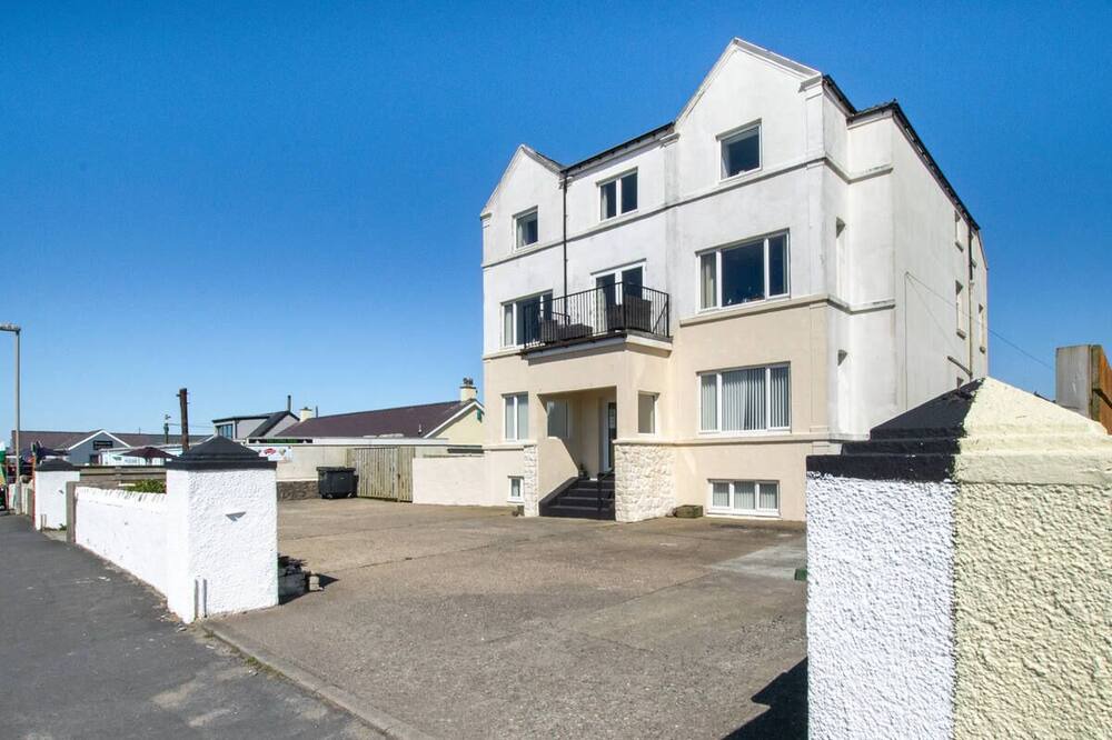 Photo of Outdoor in Dinas Dinlle