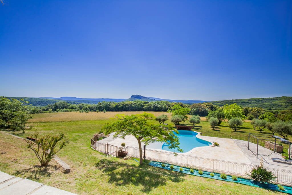 Photo of Outdoor in Rousson