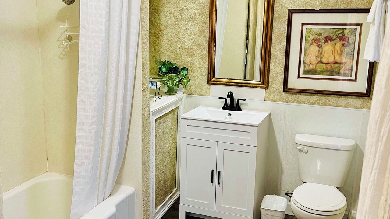 Photo of Bathroom in Moses Lake