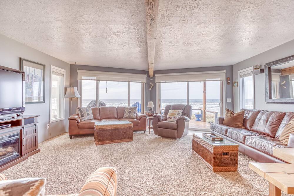 Photo of Livingroom in Rockaway Beach