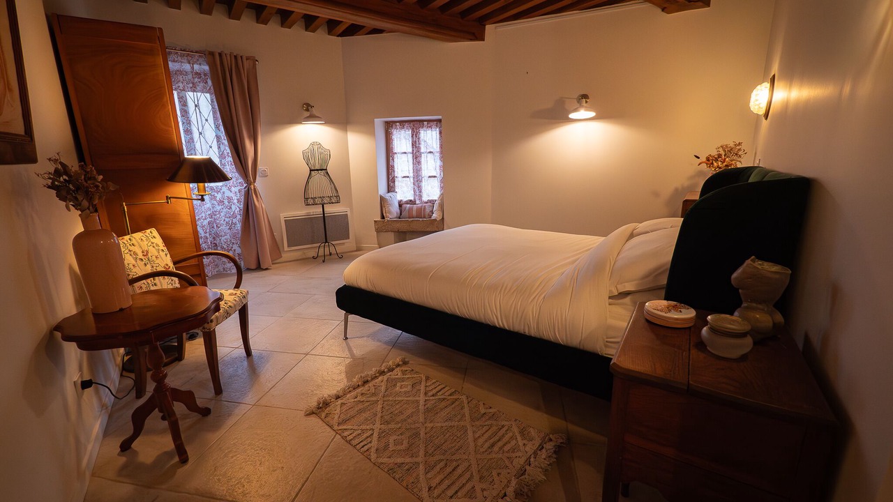 Photo of Others in Flavigny-sur-Ozerain