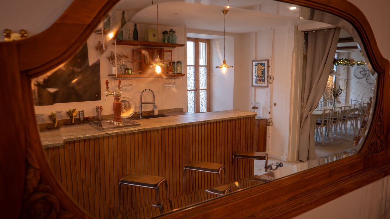 Photo of Others in Flavigny-sur-Ozerain