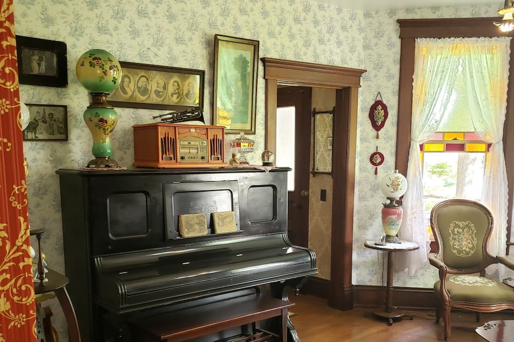 Photo of Others in Winterset