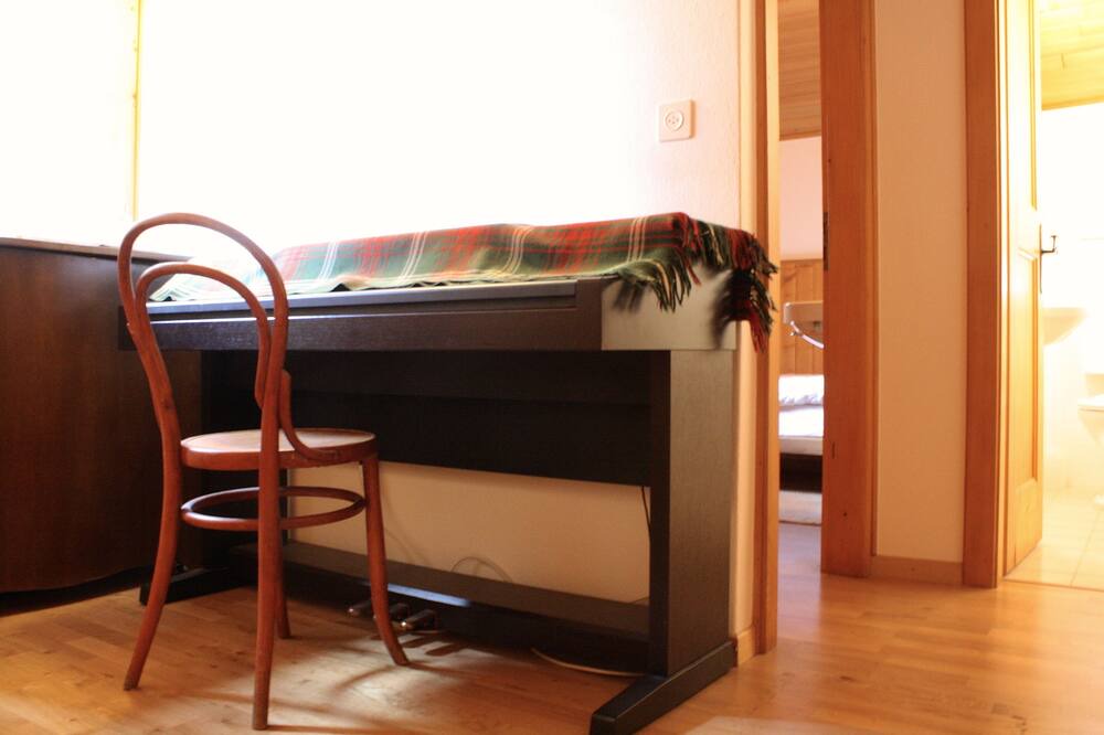 Photo of Bedroom in Noes