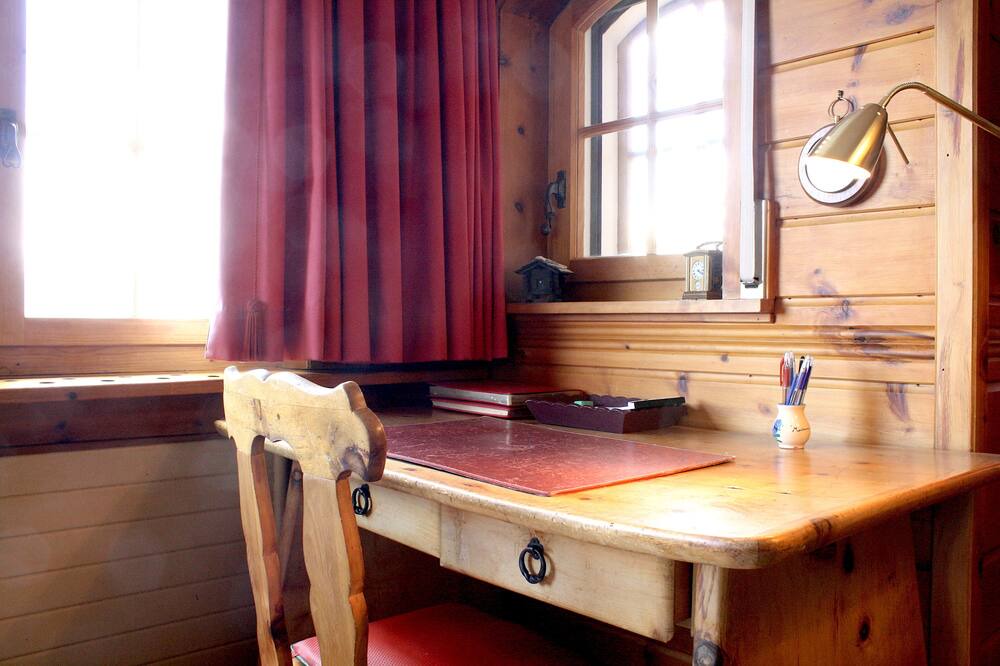Photo of Bedroom in Noes