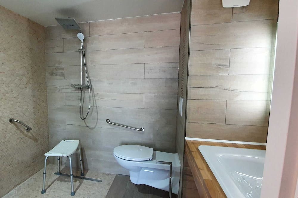 Photo of Bathroom in Coignieres