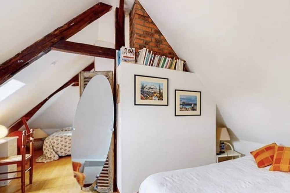 Photo of Bedroom in La Poterie-Mathieu