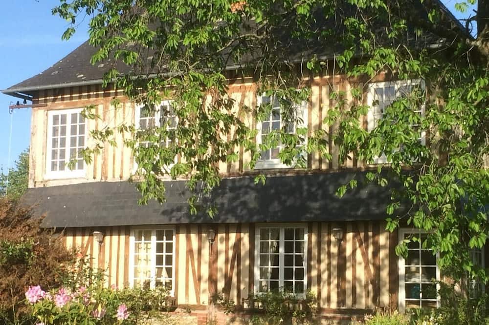 Photo of Outdoor in La Poterie-Mathieu