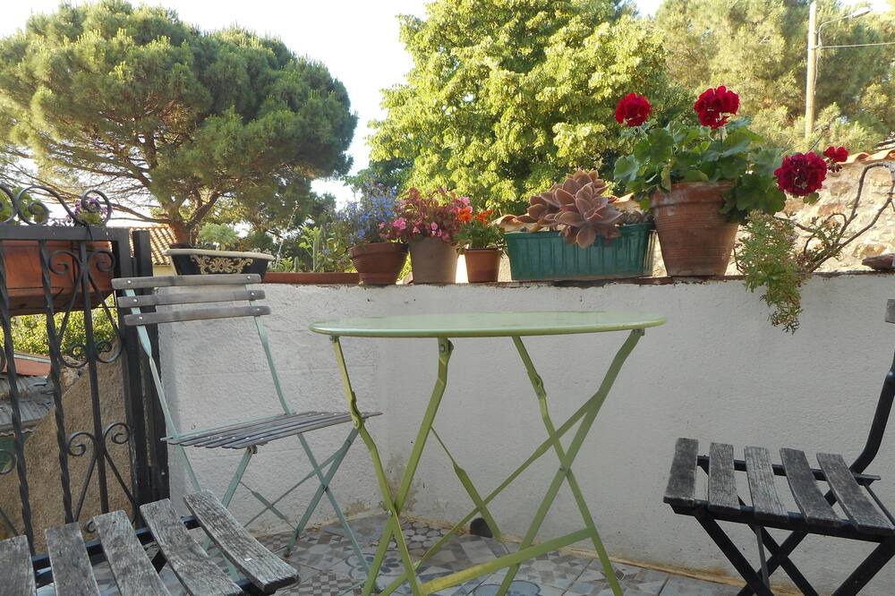 Photo of Patio Balcony in Montesquieu-des-Alberes