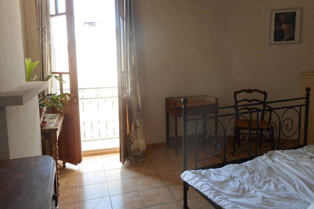 Photo of Bedroom in Montesquieu-des-Alberes