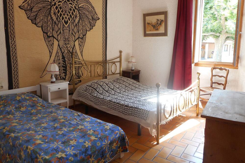 Photo of Bedroom in Montesquieu-des-Alberes