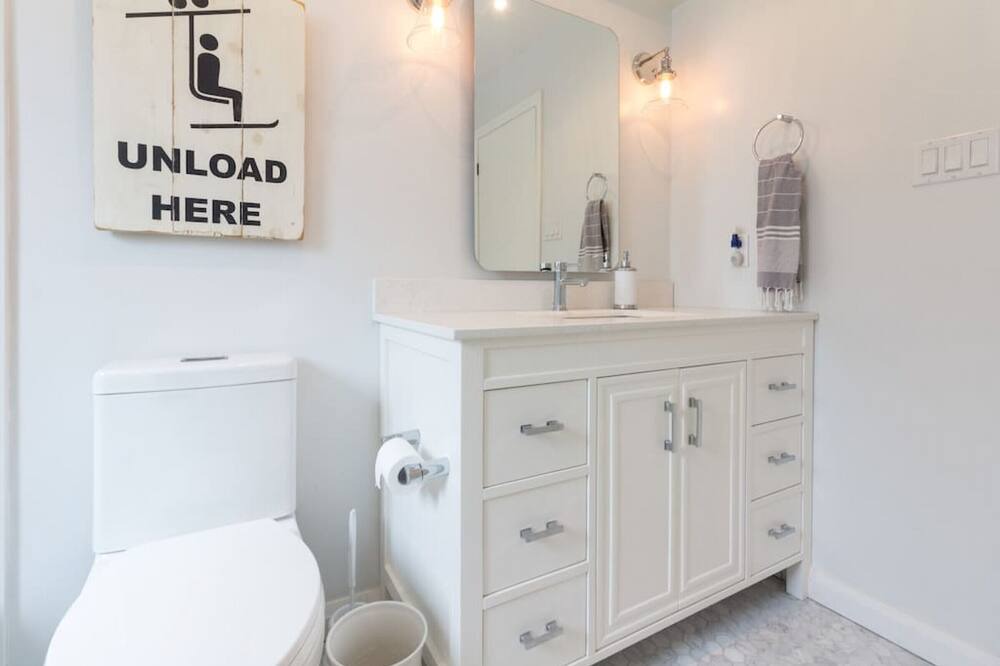 Photo of Bathroom in Grey Highlands