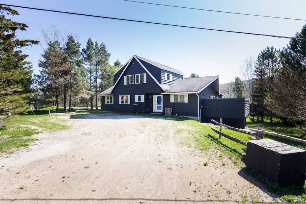 Photo of Others in Grey Highlands