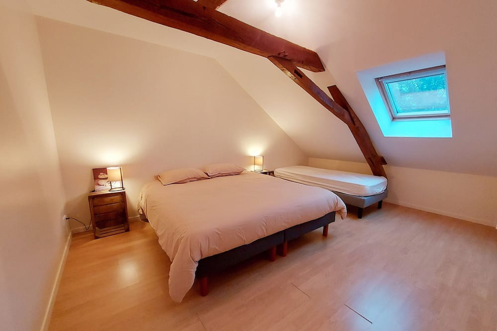 Photo of Bedroom in Cosse-le-Vivien