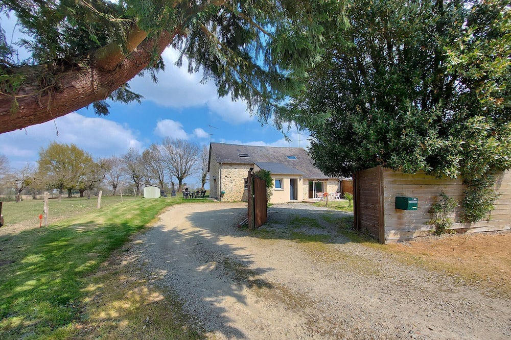 Photo of Outdoor in Cosse-le-Vivien