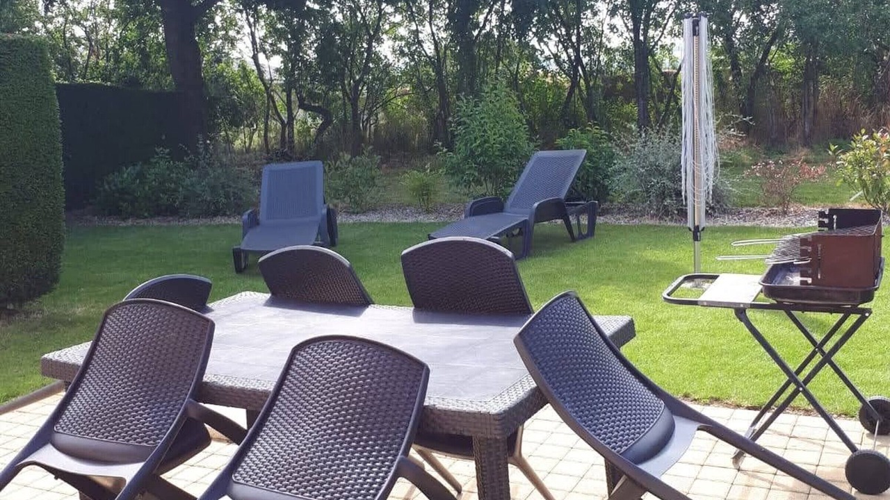 Photo of Patio Balcony in Saint-Georges-des-Gardes