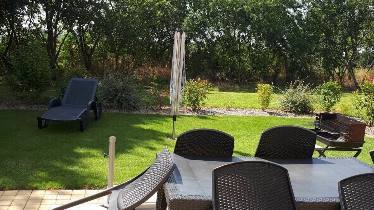 Photo of Patio Balcony in Saint-Georges-des-Gardes