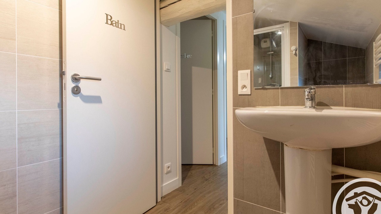 Photo of Bathroom in Saint-Georges-des-Gardes