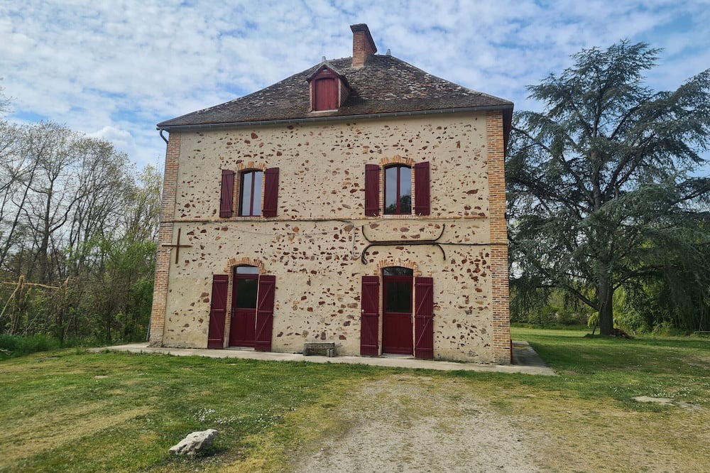 Photo of Outdoor in Le Blanc