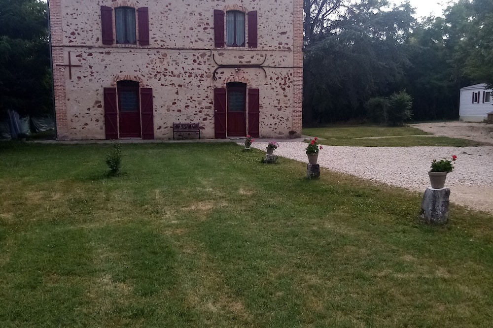 Photo of Outdoor in Le Blanc