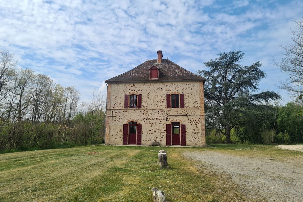 Photo of Outdoor in Le Blanc