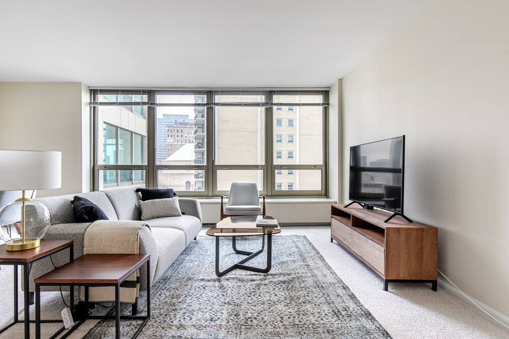 Photo of Livingroom in Lake View East