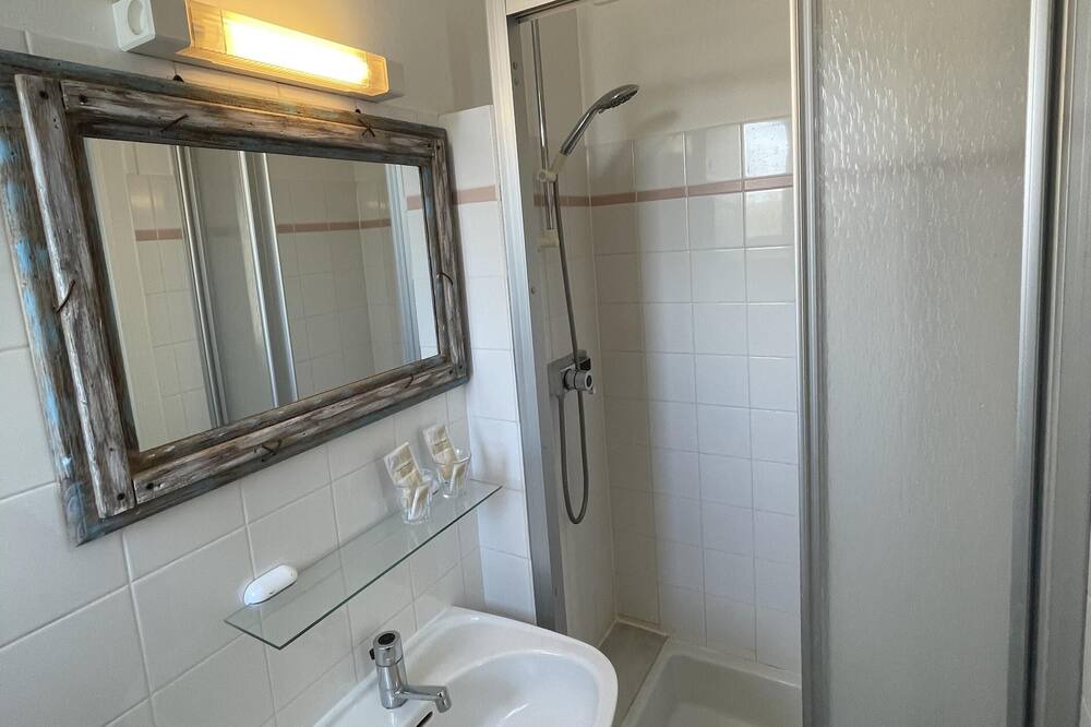 Photo of Bathroom in Plouescat