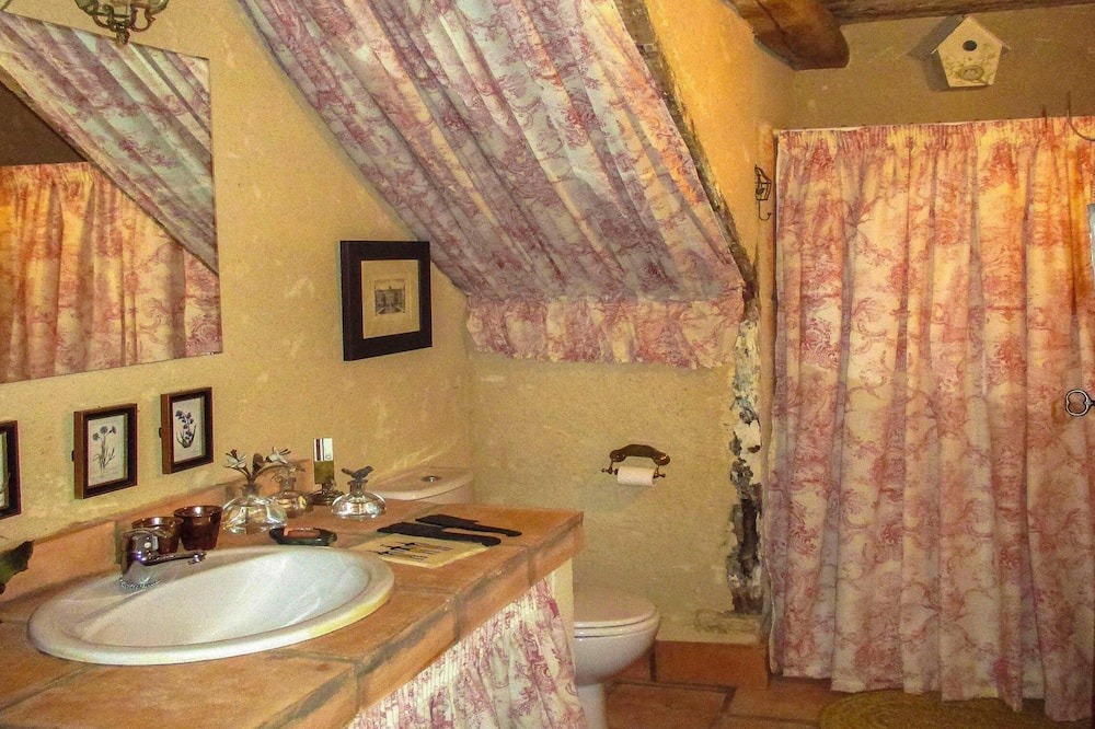 Photo of Bathroom in Valdevacas y Guijar