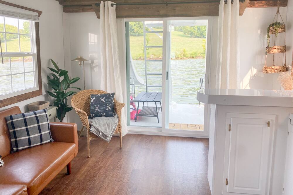 Photo of Livingroom in Lenoir City
