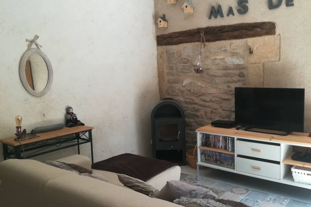 Photo of Livingroom in Villeneuve d'Aveyron
