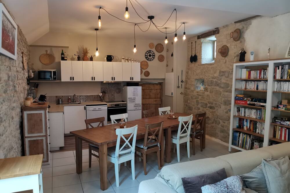 Photo of Livingroom in Villeneuve d'Aveyron