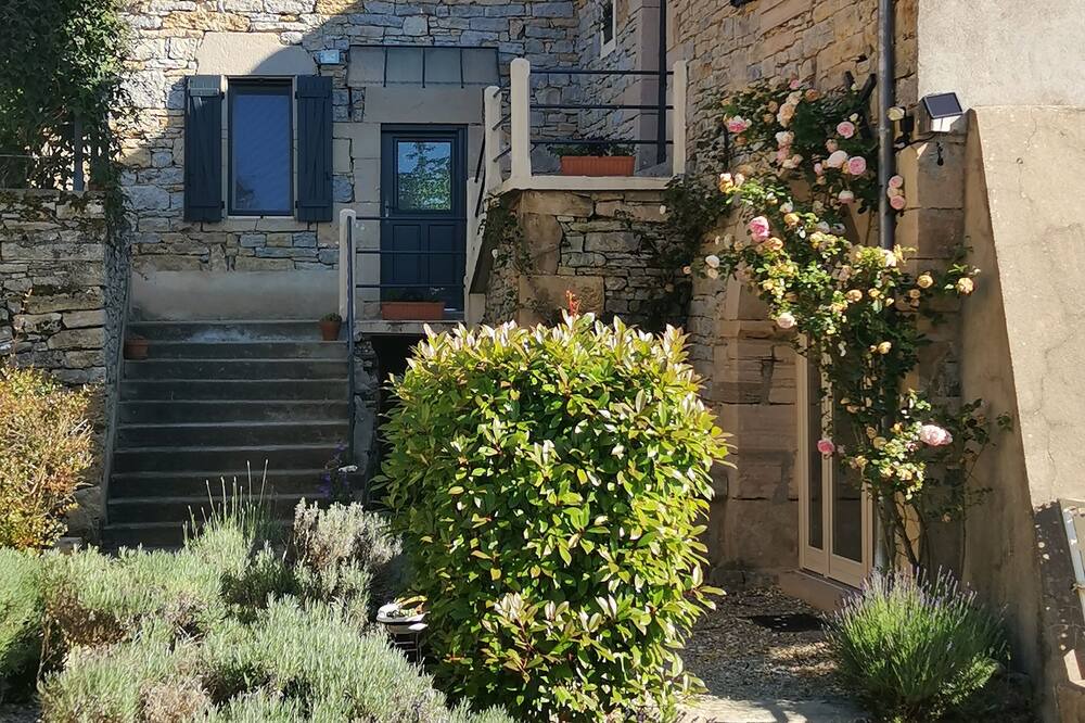 Photo of Outdoor in Villeneuve d'Aveyron