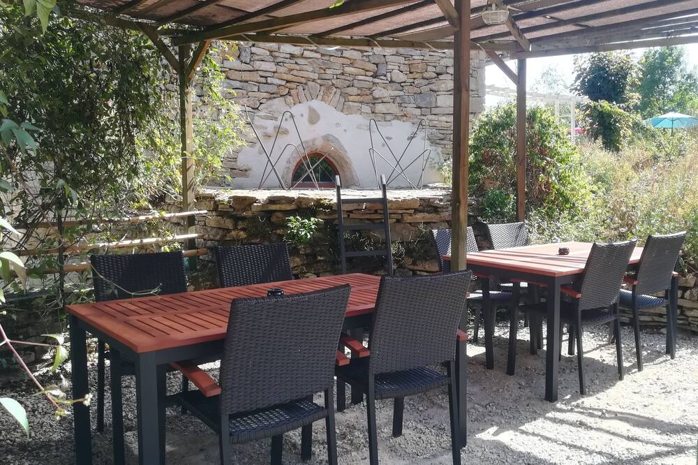 Photo of Patio Balcony in Villeneuve d'Aveyron
