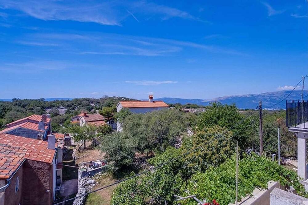 Photo of Others in Cres