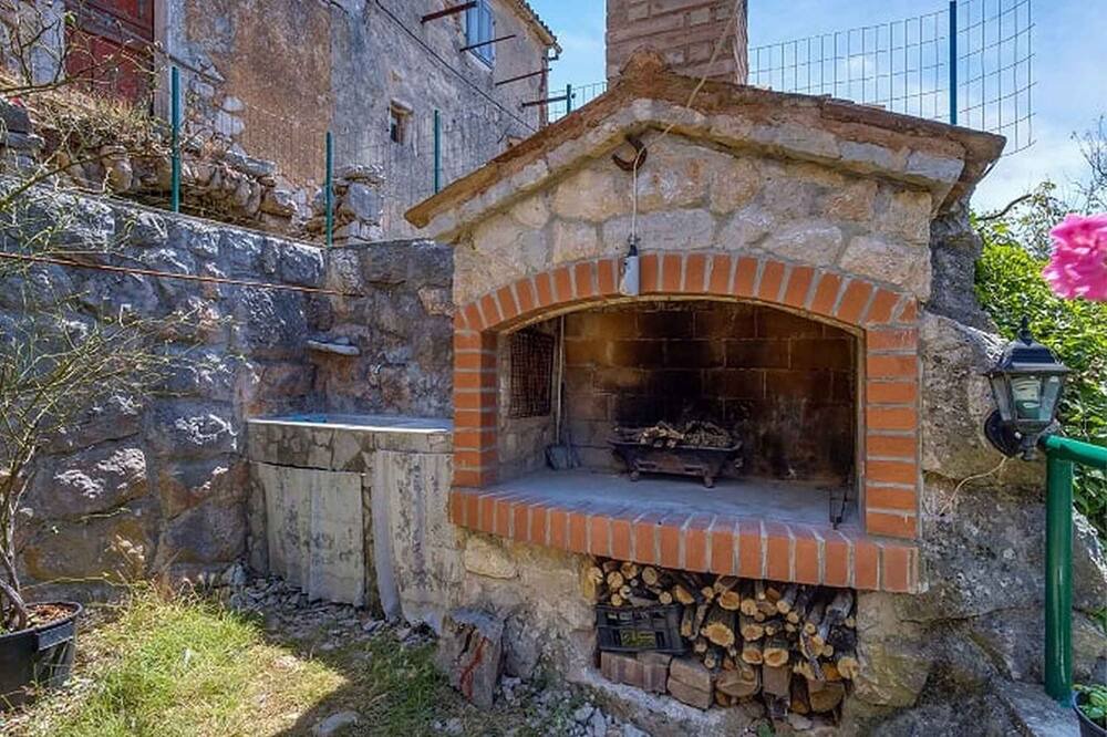 Photo of Outdoor in Cres