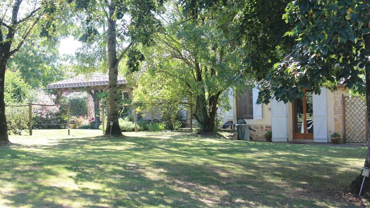 Photo of Buildings in Roumegoux