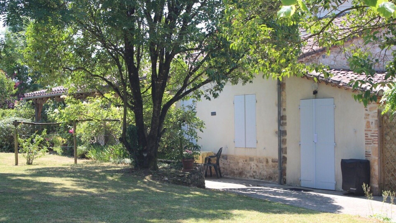 Photo of Buildings in Roumegoux