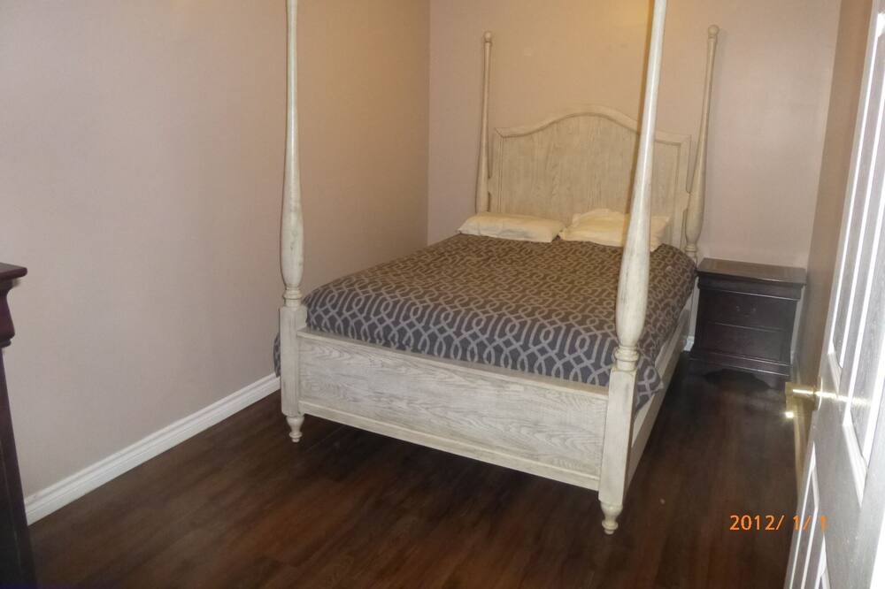 Photo of Bedroom in Golden Valley