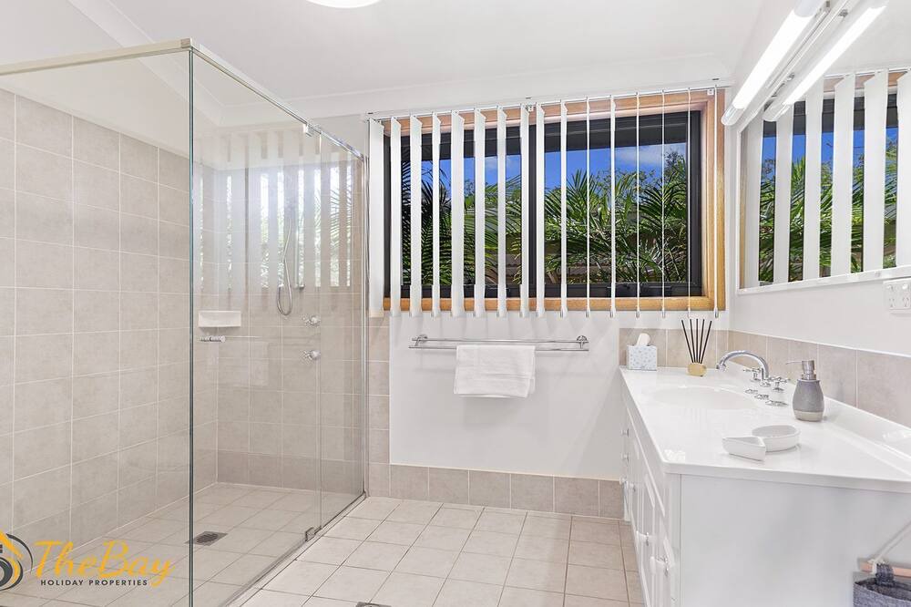 Photo of Bathroom in Lemon Tree Passage