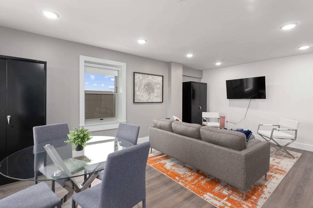 Photo of Livingroom in Hanover Place