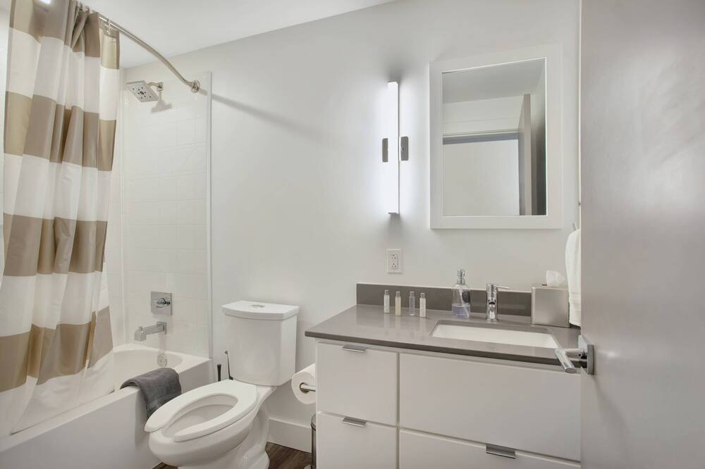 Photo of Bathroom in Hanover Place
