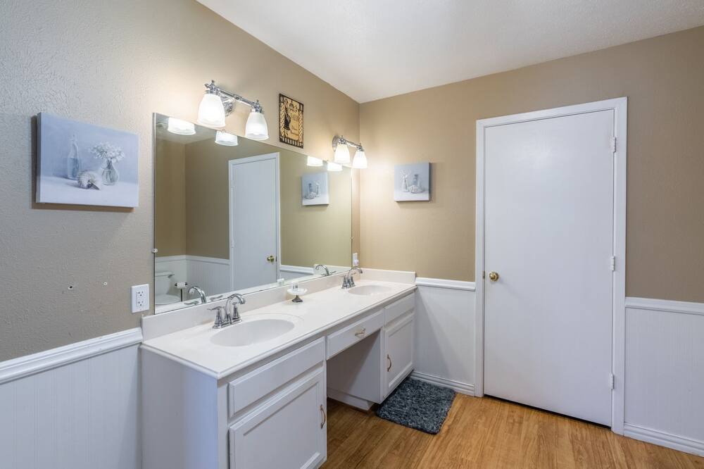 Photo of Bathroom in Yantis