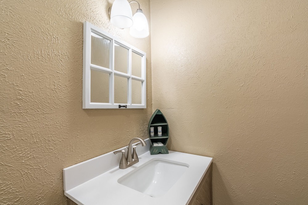 Photo of Bathroom in Yantis