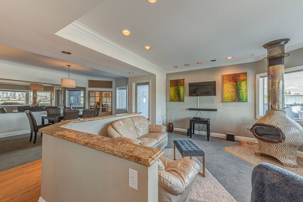 Photo of Livingroom in Fremont