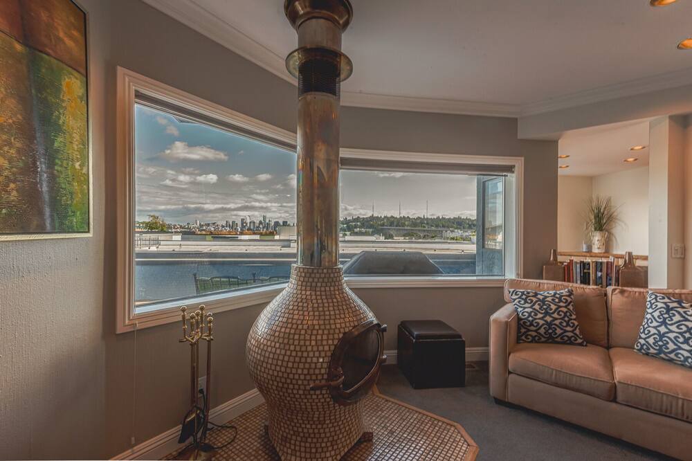 Photo of Livingroom in Fremont