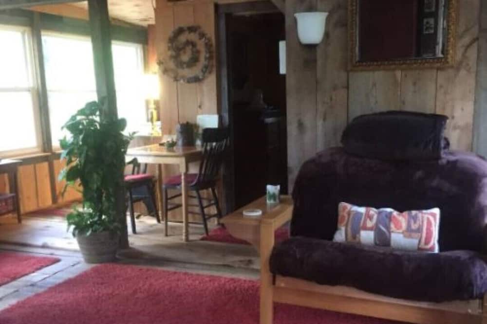 Photo of Livingroom in Middleburgh